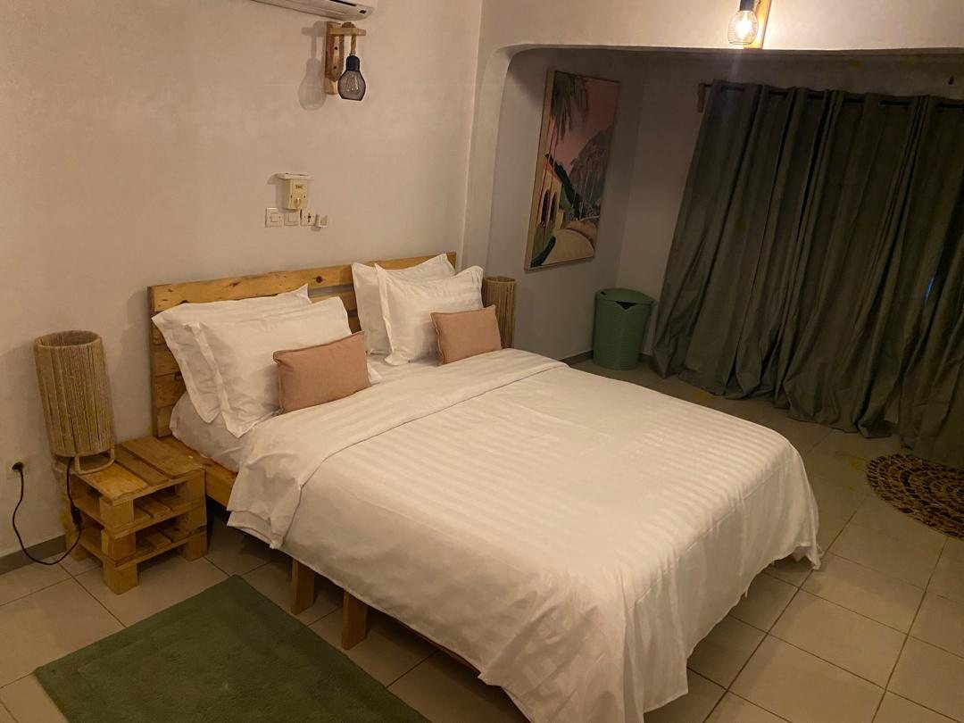 Chambre avec linge de maison