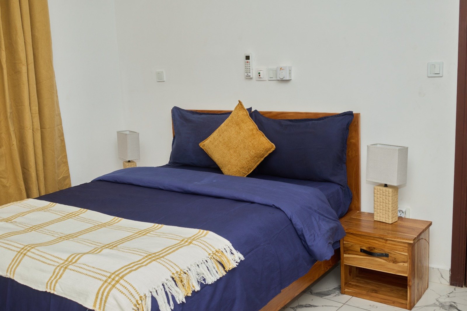 Chambre avec linge de maison